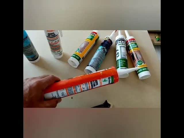 Jak prawidłowo kłaść akryl na listwy – uniknij błędów i osiągnij idealny efekt