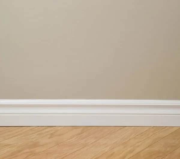 Czym pomalować listwy poliuretanowe? Najlepsze farby i porady dla trwałego efektu
