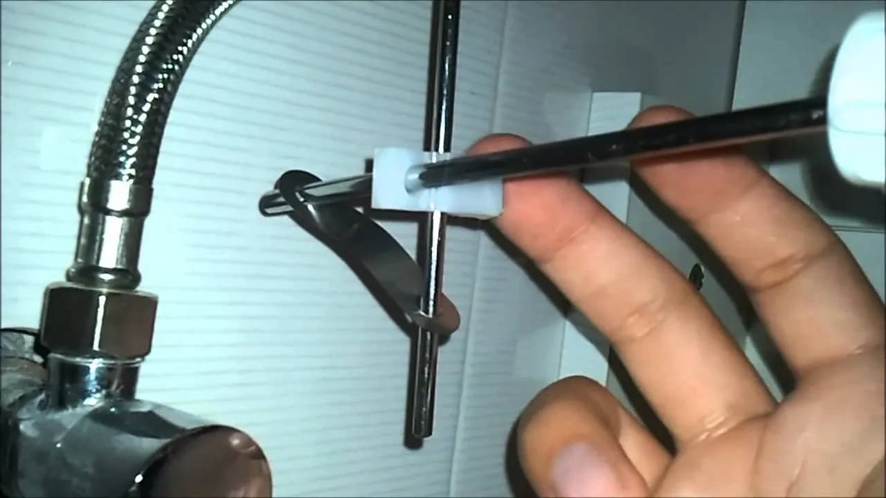 Jak działa korek automatyczny do zlewu? Zalety, montaż i praktyczne zastosowania